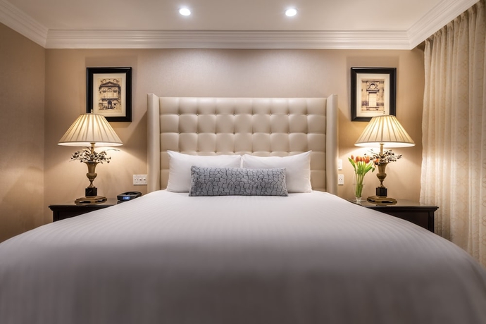 Imagen de la habitación del Hotel Beverly Hills Plaza and Spa. Foto 10