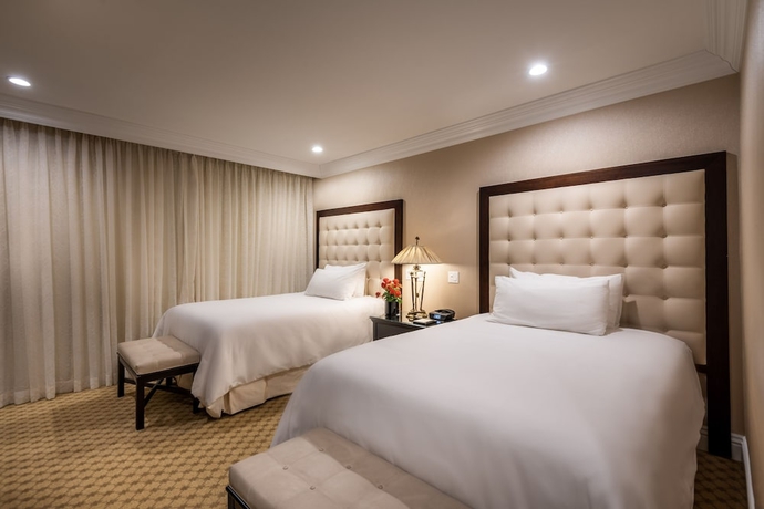 Imagen de la habitación del Hotel Beverly Hills Plaza and Spa. Foto 14