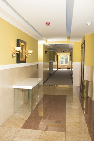 Imagen de los interiores del Hotel Beverly Hills: and Business. Foto 9