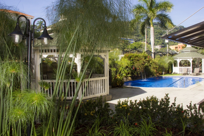 Imagen de la piscina del Hotel Beverly Hills: and Business. Foto 13