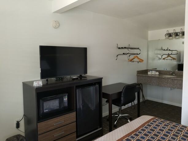 Imagen de la habitación del Hotel Beverly Lodge. Foto 16