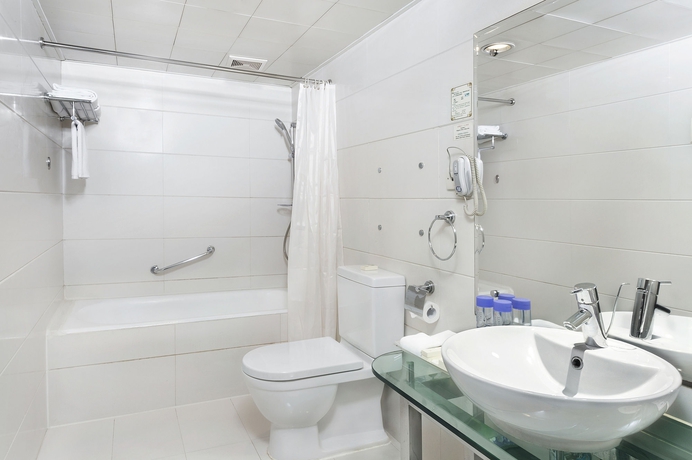 Imagen de la habitación del Hotel Beverly Plaza. Foto 9