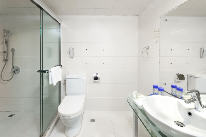 Imagen de la habitación del Hotel Beverly Plaza. Foto 10