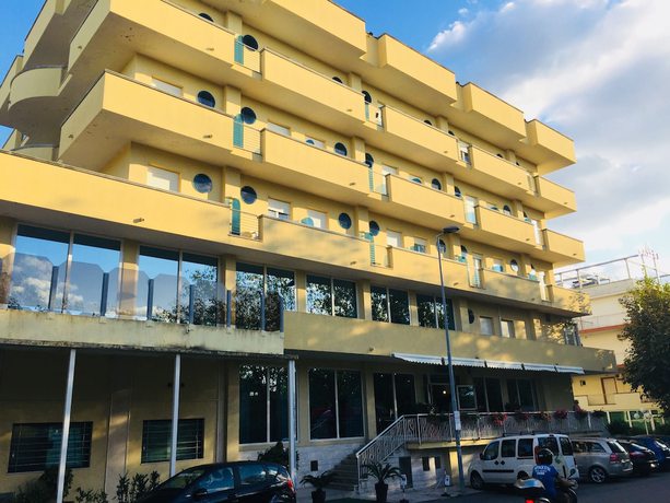 Imagen general del Hotel Beverly, Rimini. Foto 2