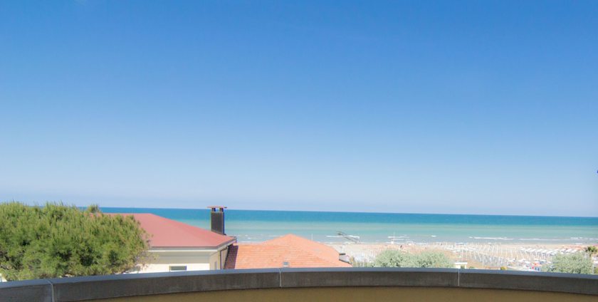 Imagen de los exteriores del Hotel Beverly, Rimini. Foto 10