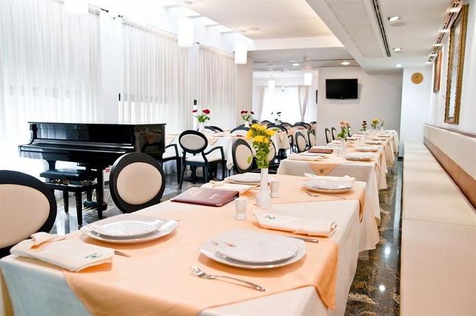 Imagen del bar/restaurante del Hotel Beyfin. Foto 4