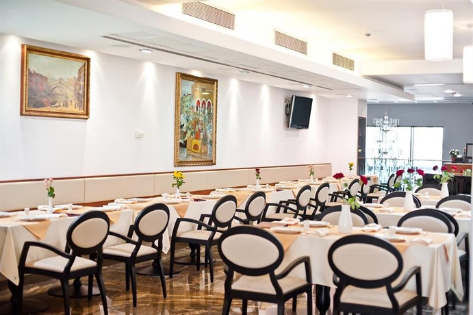 Imagen del bar/restaurante del Hotel Beyfin. Foto 6