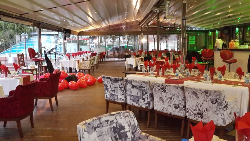 Imagen del bar/restaurante del Hotel Beymarmara Suite Airport. Foto 2