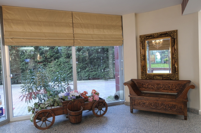 Imagen de los interiores del Hotel Beymarmara Suite Airport. Foto 16