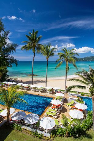 Imagen de la piscina del Hotel Beyond Resort Karon. Foto 8