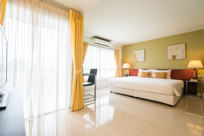 Imagen de la habitación del Hotel Beyond Suite. Foto 5