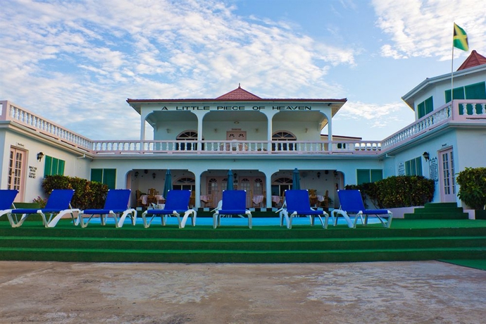 Imagen de los exteriores del Hotel Beyond Sunset Resort and Villas. Foto 6