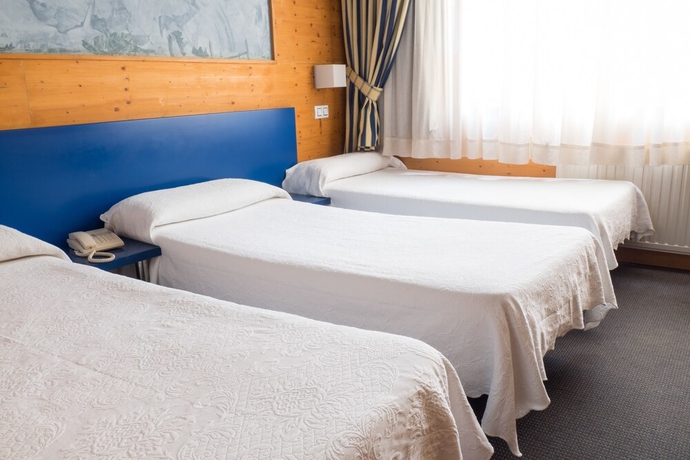 Imagen de la habitación del Hotel Bezana Lago. Foto 2