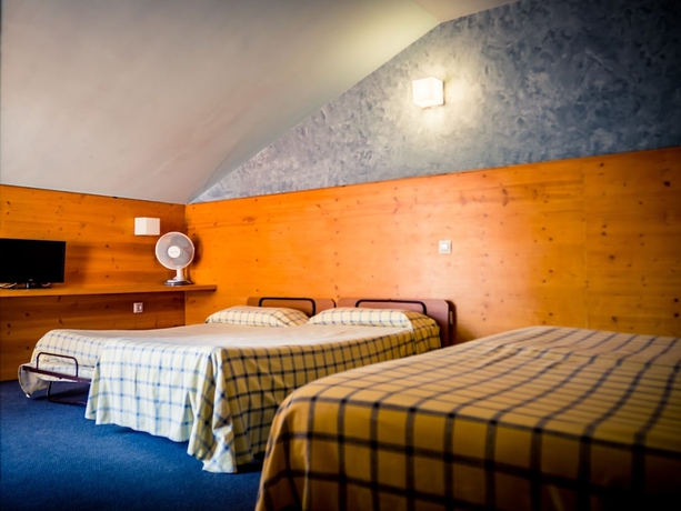 Imagen de la habitación del Hotel Bezana Lago. Foto 8