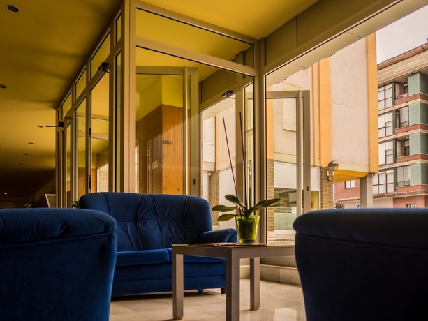 Imagen de los interiores del Hotel Bezana Lago. Foto 18