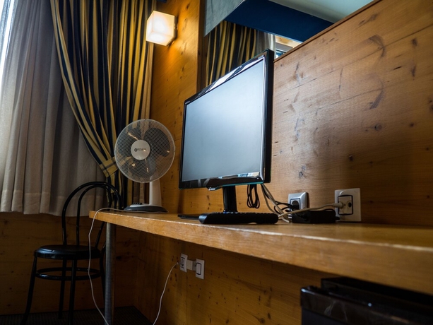 Imagen de la habitación del Hotel Bezana Lago. Foto 11