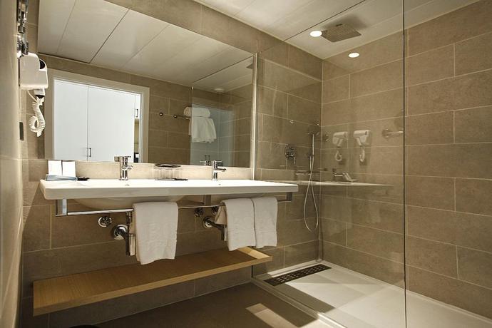 Imagen de la habitación del Hotel Bg Caballero. Foto 13