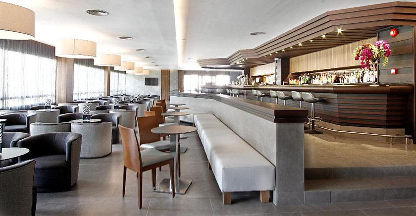 Imagen del bar/restaurante del Hotel Bg Caballero. Foto 9