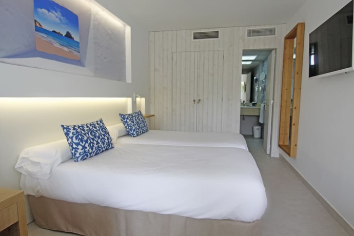 Imagen de la habitación del Hotel Bg Portinatx Beach Club. Foto 4