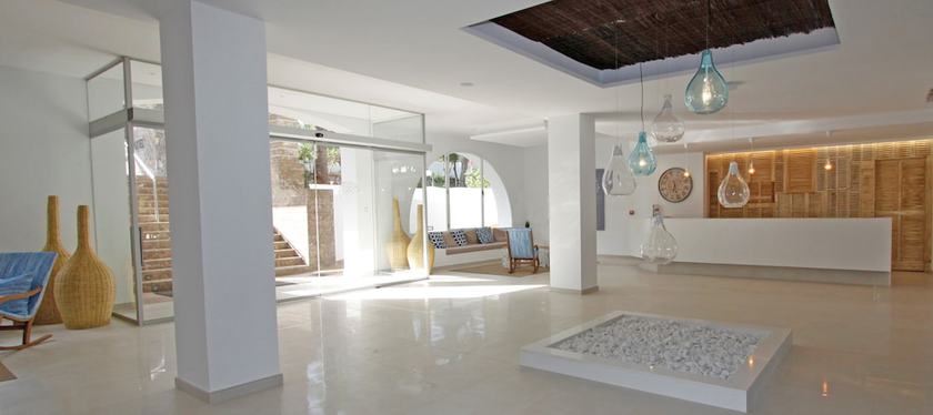 Imagen de los interiores del Hotel Bg Portinatx Beach Club. Foto 13