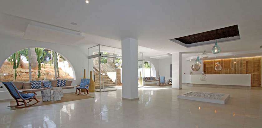 Imagen de los interiores del Hotel Bg Portinatx Beach Club. Foto 14