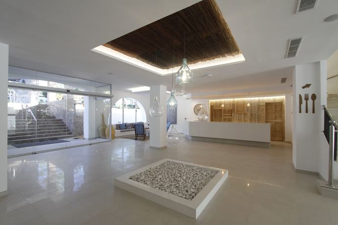 Imagen de los interiores del Hotel Bg Portinatx Beach Club. Foto 17