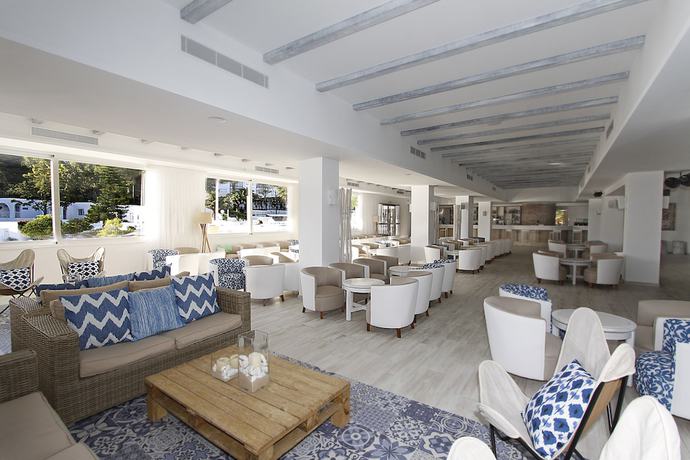 Imagen de los interiores del Hotel Bg Portinatx Beach Club. Foto 18