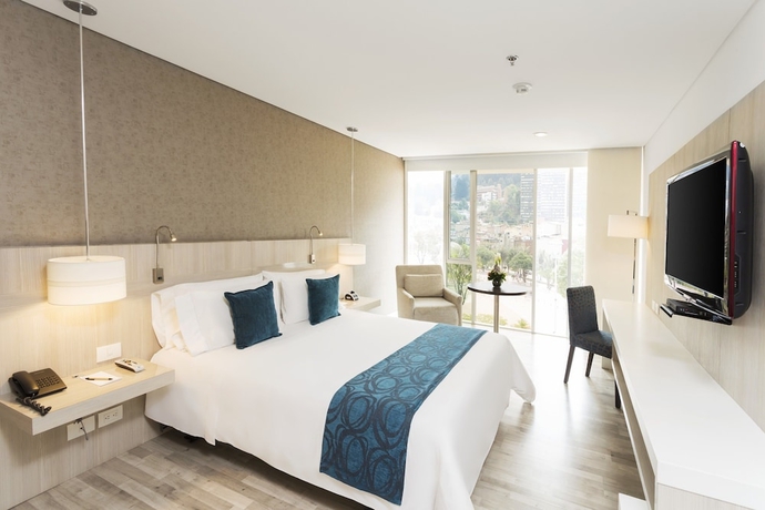 Imagen de la habitación del Hotel Bh Bicentenario. Foto 2