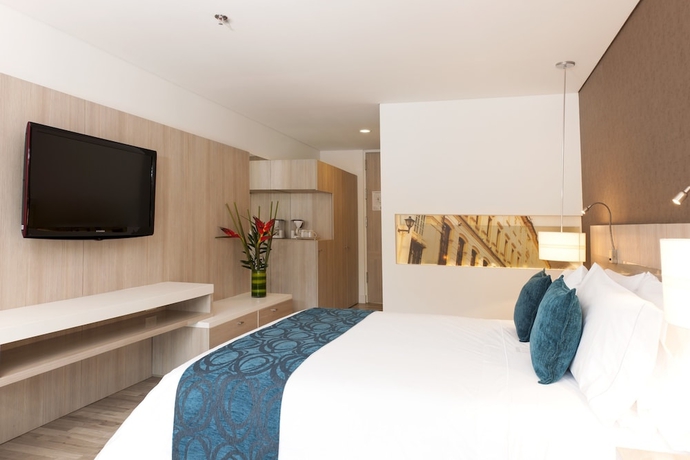 Imagen de la habitación del Hotel Bh Bicentenario. Foto 7