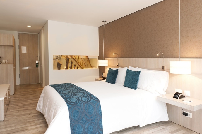 Imagen de la habitación del Hotel Bh Bicentenario. Foto 11