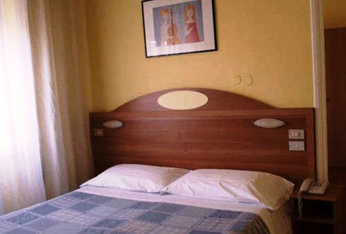 Imagen de la habitación del Hotel Bh Colombo. Foto 7
