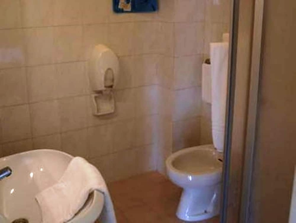 Imagen de la habitación del Hotel Bh Colombo. Foto 12