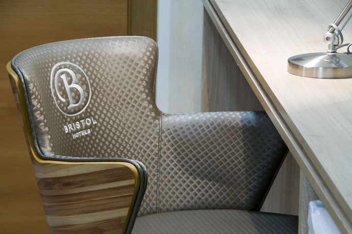 Imagen de los interiores del Hotel Bh Jaragu&aacute; - Antes Bristol. Foto 11