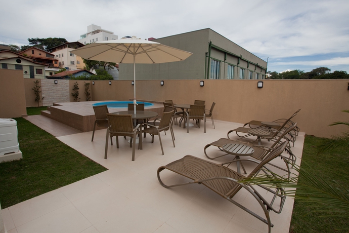 Imagen de la piscina del Hotel Bh Jaragu&aacute; - Antes Bristol. Foto 15