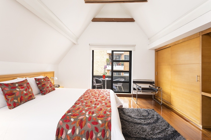 Imagen de la habitación del Hotel Bh La Quinta- Suites. Foto 4