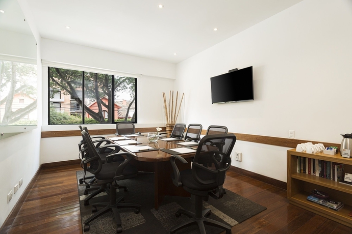 Imagen de los interiores del Hotel Bh La Quinta- Suites. Foto 11