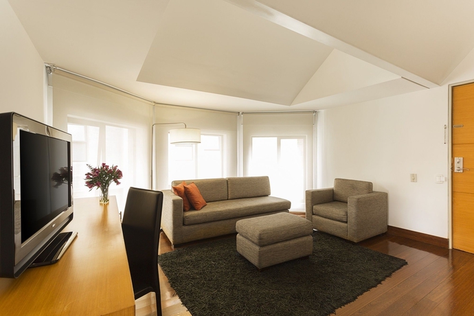 Imagen de los interiores del Hotel Bh La Quinta- Suites. Foto 12