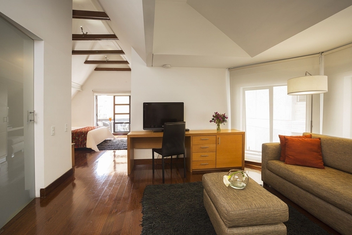 Imagen de los interiores del Hotel Bh La Quinta- Suites. Foto 13