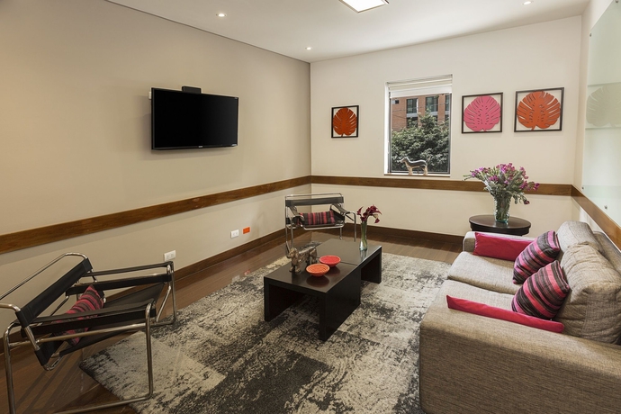 Imagen de los interiores del Hotel Bh La Quinta- Suites. Foto 14