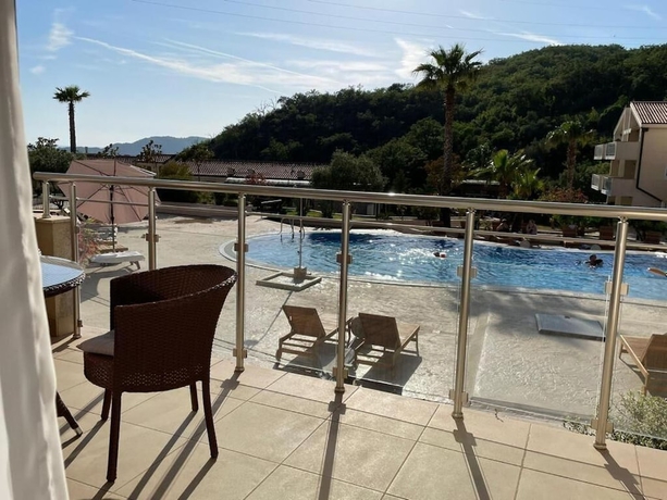 Imagen de la piscina del Hotel Bh One Bedroom Apartment - Shared Pool. Foto 17