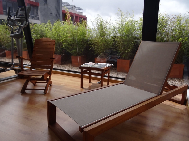 Imagen de los exteriores del Hotel Bh Parque 93. Foto 14