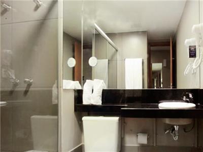 Imagen general del Hotel Bh Raja. Foto 8