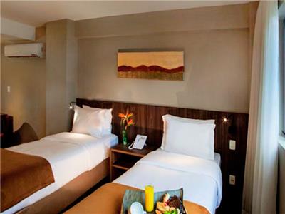 Imagen general del Hotel Bh Raja. Foto 11