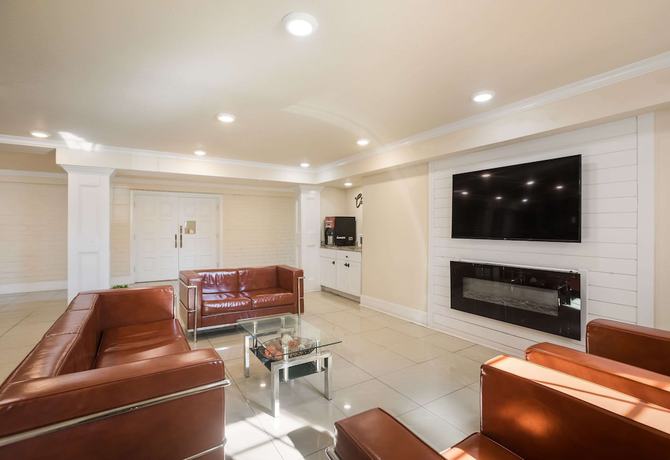 Imagen de los interiores del Hotel Bhagats Stone Mountain Atlanta Bw Signature Collection. Foto 13
