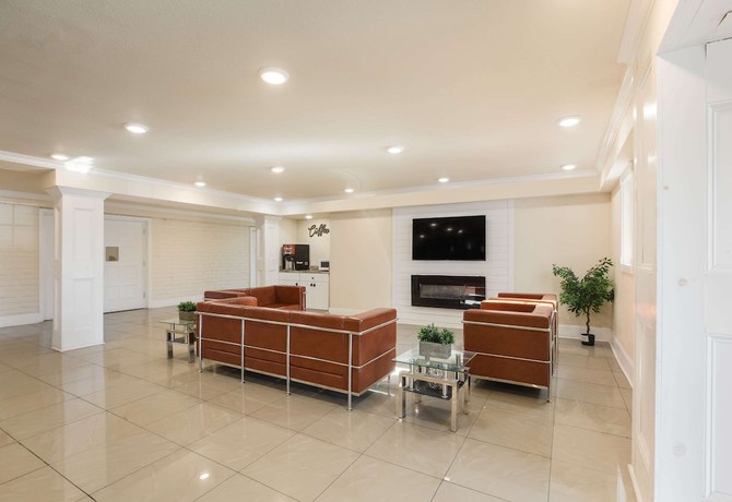 Imagen de los interiores del Hotel Bhagats Stone Mountain Atlanta Bw Signature Collection. Foto 16
