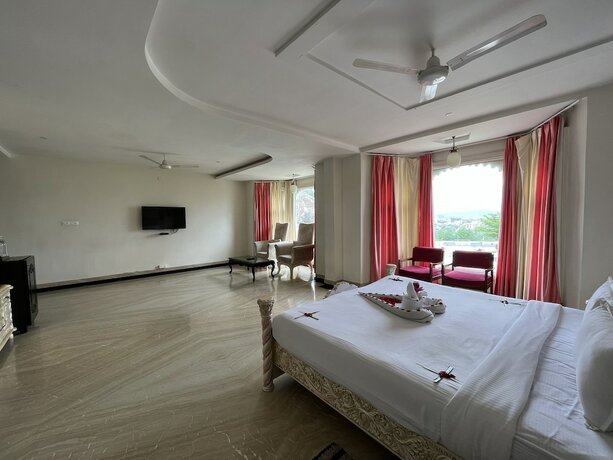 Imagen general del Hotel Bhairavgarh Palace. Foto 9