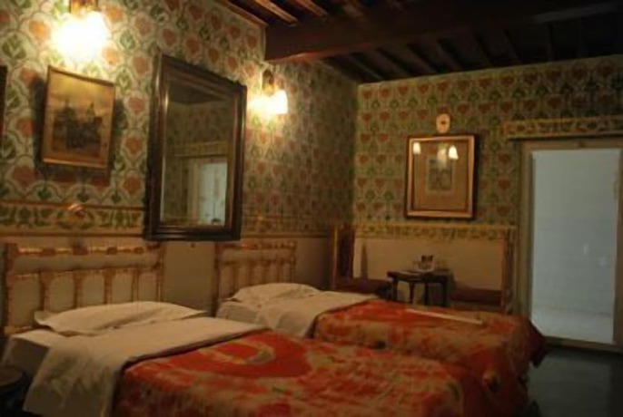 Imagen de la habitación del Hotel Bhairon Vilas. Foto 9