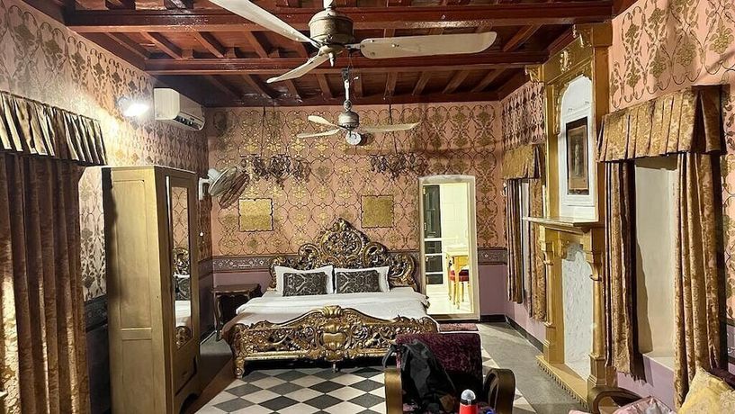 Imagen de la habitación del Hotel Bhairon Vilas. Foto 10
