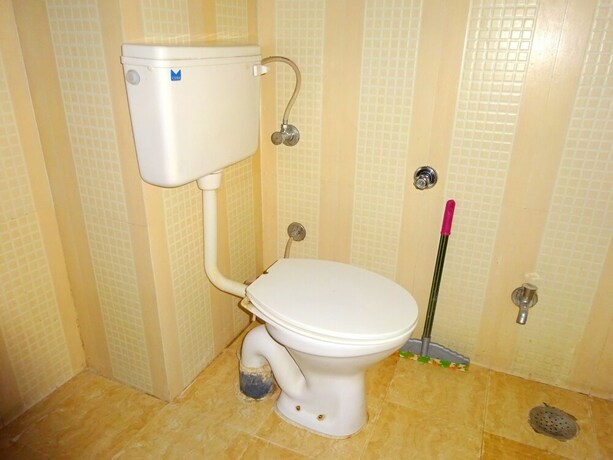 Imagen de la habitación del Hotel Bhakti Palace. Foto 10