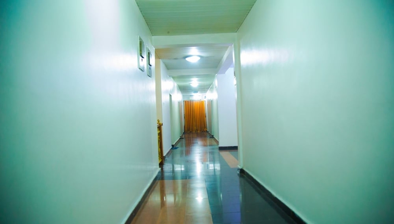 Imagen de los interiores del Hotel Bhanek Inn. Foto 19